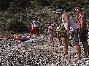 wild gang romp tournament on the beach part 1
